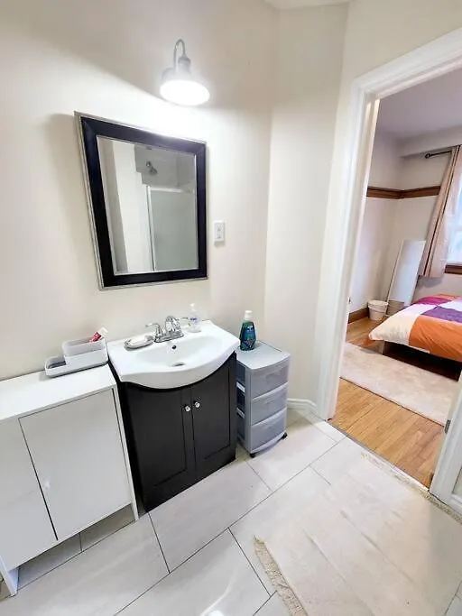 Toronto Midtown 2Bedrooms Apartment 0*,  Canada
